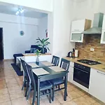 Apartment Nena Near The City Center With Free Parking